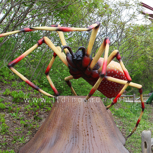Scale Up Animatronic Poisonous Spider
